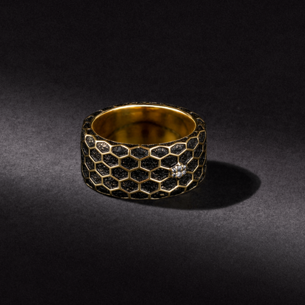 The Black Honeycomb 18K Gold Vermeil Signet Ring Online - Tryphé